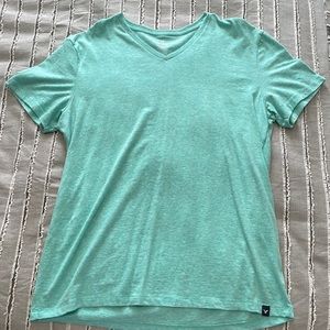 Men’s Large V-Neck Tee